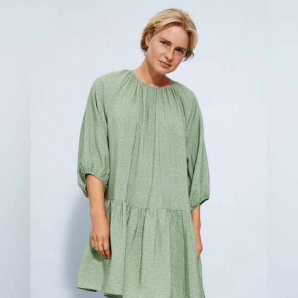 H&M Dresses & Skirts - H&M airy dress floral